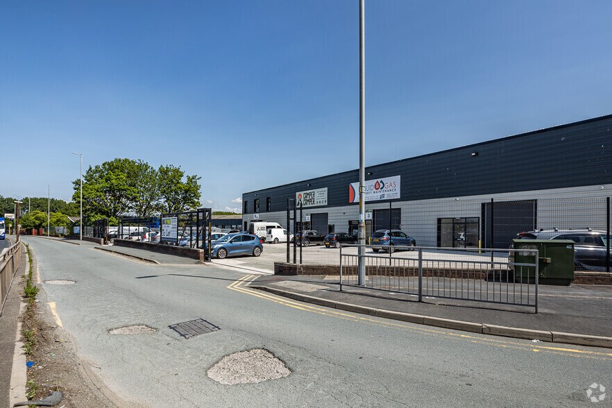 Dunnings Bridge Rd, Bootle à louer - Photo de l’immeuble – Image 3 sur 30