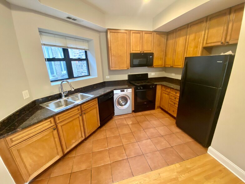 6557 S Minerva Ave, Chicago, IL à vendre - Photo de l’immeuble – Image 3 sur 24