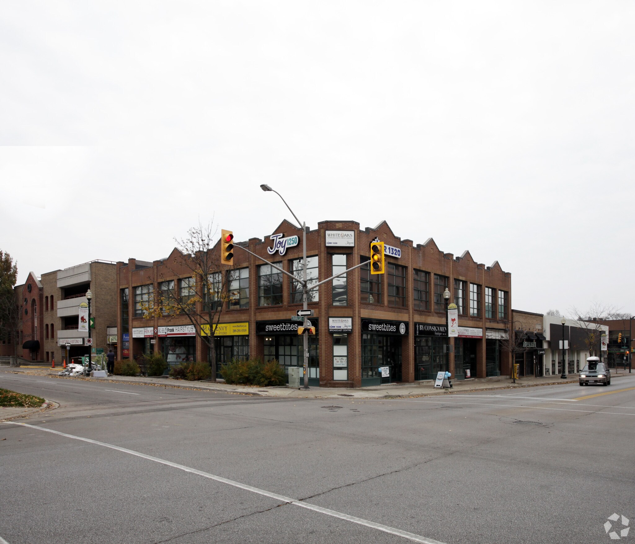 115 Trafalgar Rd, Oakville, ON à vendre Photo principale– Image 1 sur 3