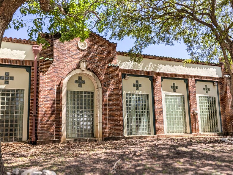 419 E Magnolia Ave, San Antonio, TX à vendre - Photo de l’immeuble – Image 2 sur 3