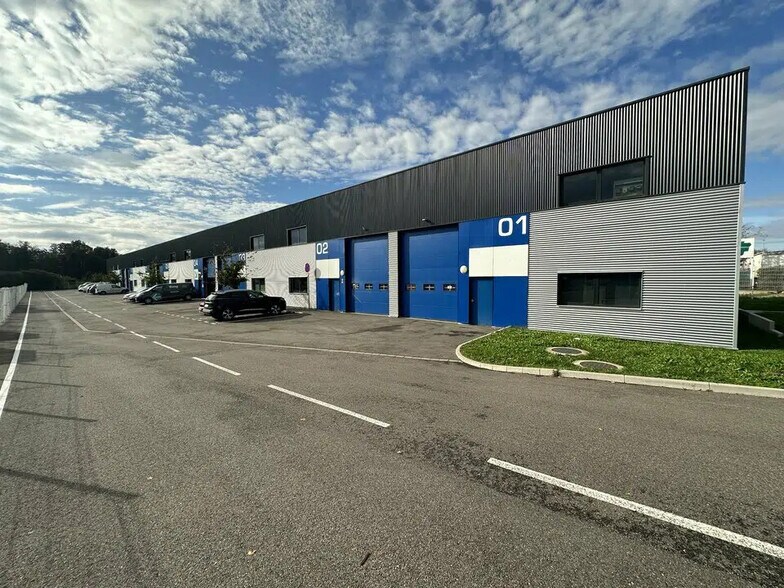 Local d’activités dans ILLKIRCH-GRAFFENSTADEN à louer - Photo de l’immeuble – Image 1 sur 7