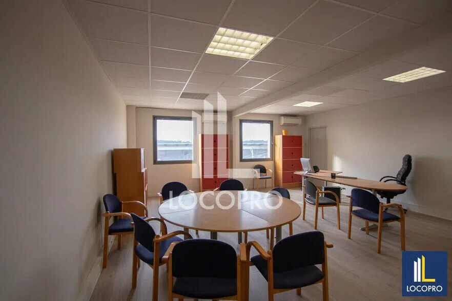 Bureau dans Cabriès à louer - Photo de l’immeuble – Image 3 sur 6