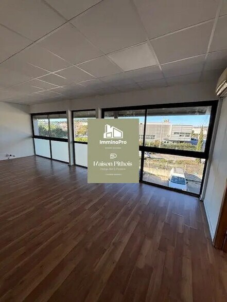 Bureau dans Six-Fours-les-Plages à louer - Photo intérieure – Image 1 sur 3