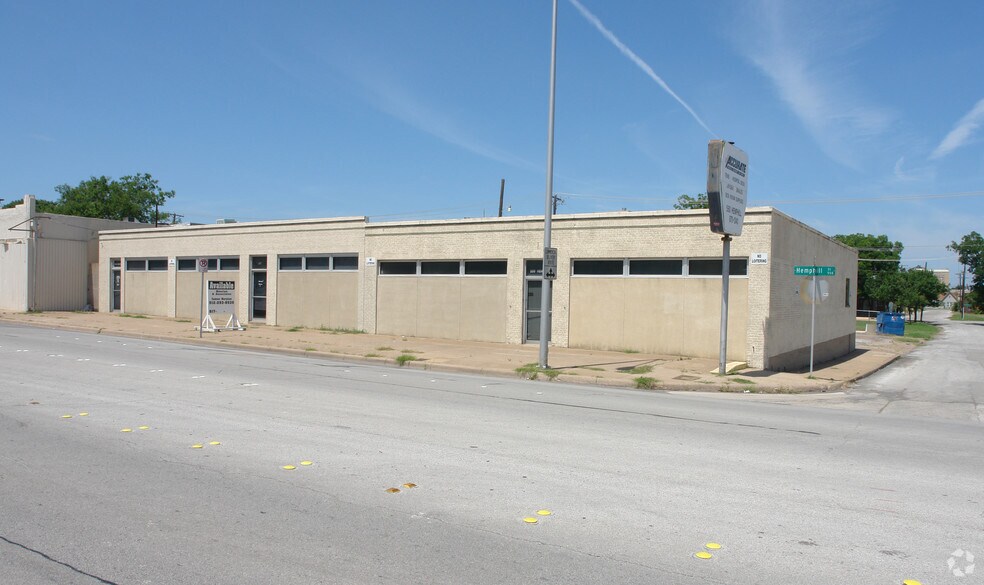 550-558 Hemphill St, Fort Worth, TX à louer - Photo de l’immeuble – Image 3 sur 7