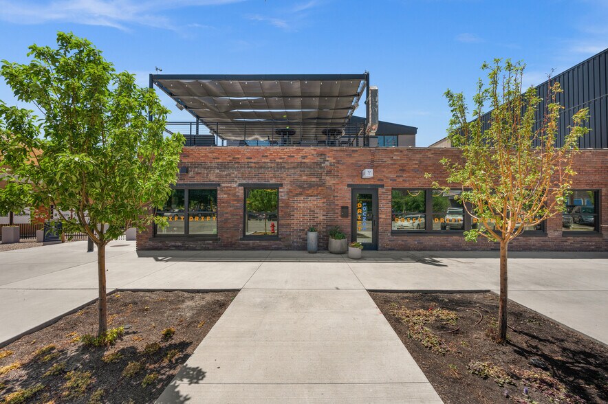 545 W 700 S, Salt Lake City, UT à louer - Photo de l’immeuble – Image 2 sur 7