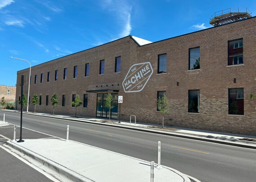 2145 W Grand Ave, Chicago, IL à louer - Photo de l’immeuble – Image 2 sur 26