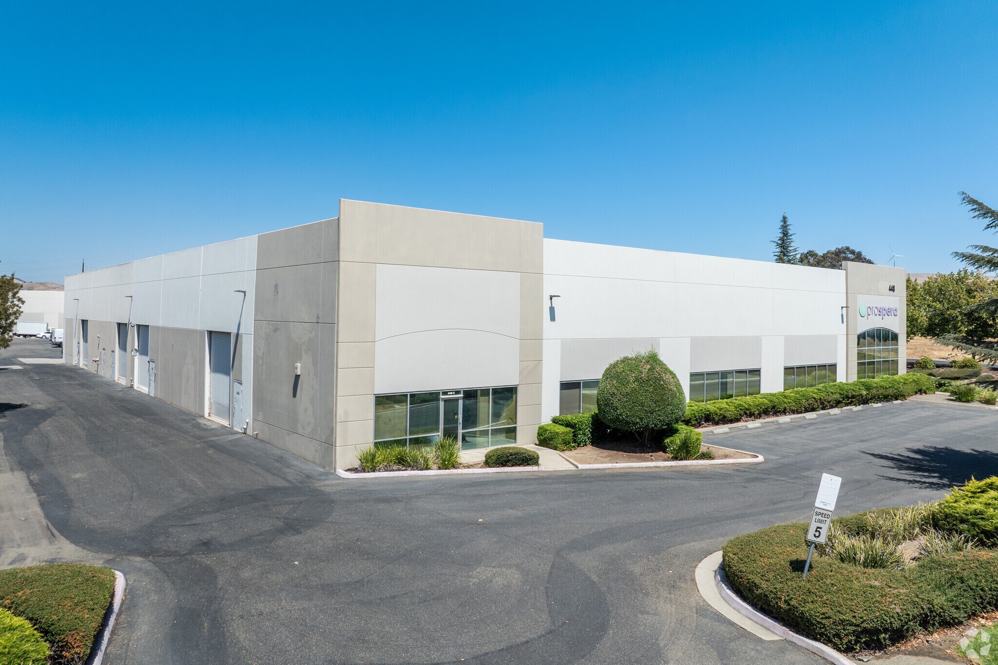 444-490 Commerce Way, Livermore, CA à louer Photo de l’immeuble– Image 1 sur 8