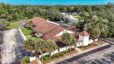 5431 E Silver Springs Blvd, Silver Springs, FL à louer Photo de l’immeuble– Image 2 sur 9