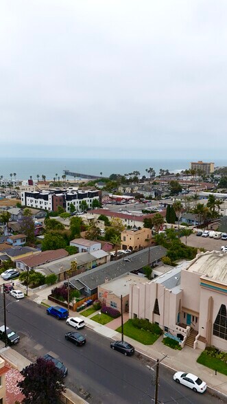 153 S Laurel St, Ventura, CA à vendre - Photo de l’immeuble – Image 3 sur 26