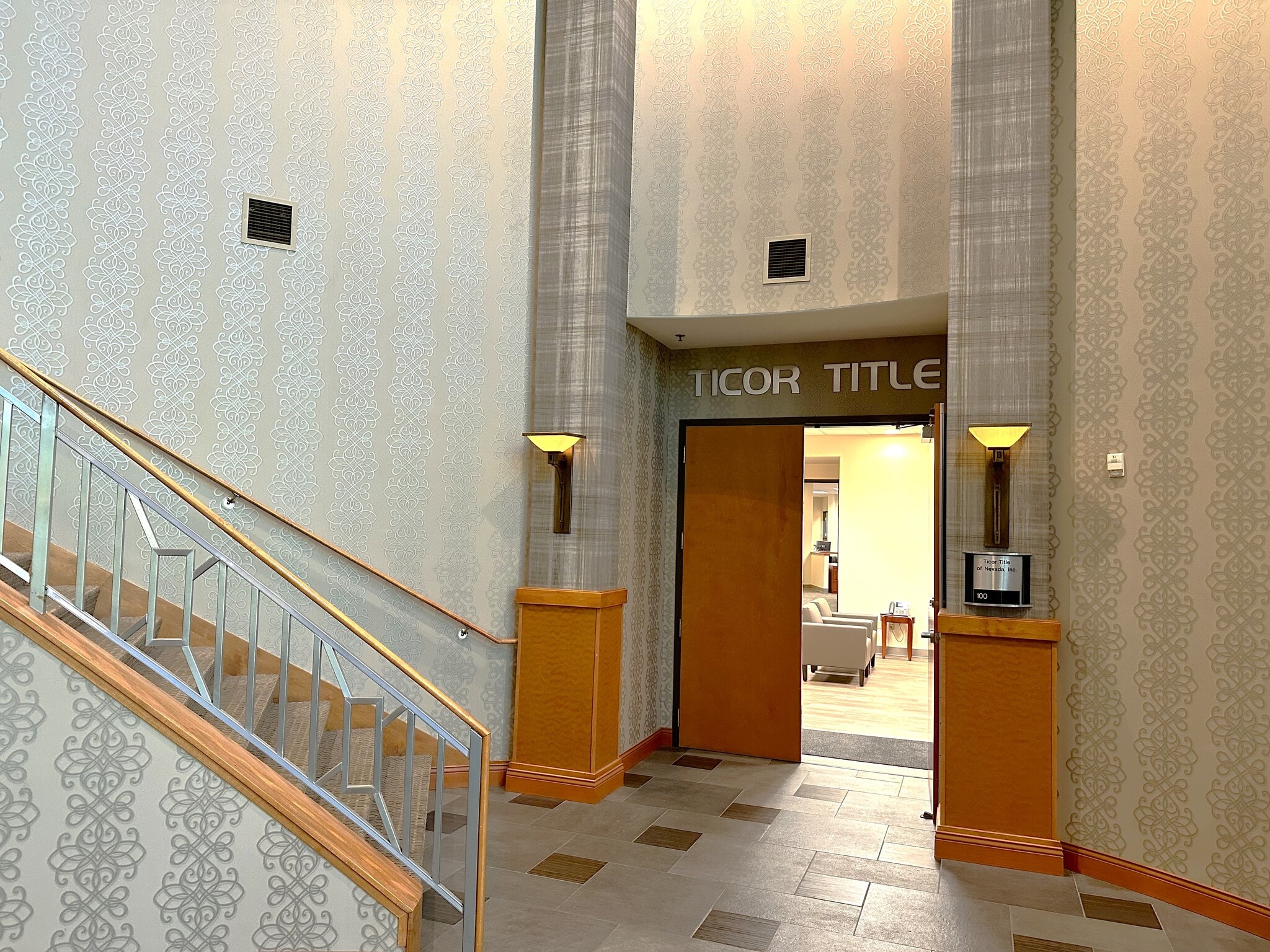5441 Kietzke Ln, Reno, NV à louer Hall d’entrée– Image 1 sur 7