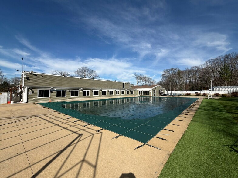 325 Farnum Pike, Smithfield, RI à vendre - Photo de l’immeuble – Image 2 sur 16