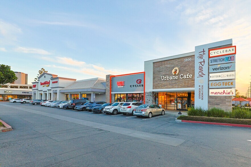 509-531 N Hollywood Way, Burbank, CA à louer - Photo de l’immeuble – Image 3 sur 3