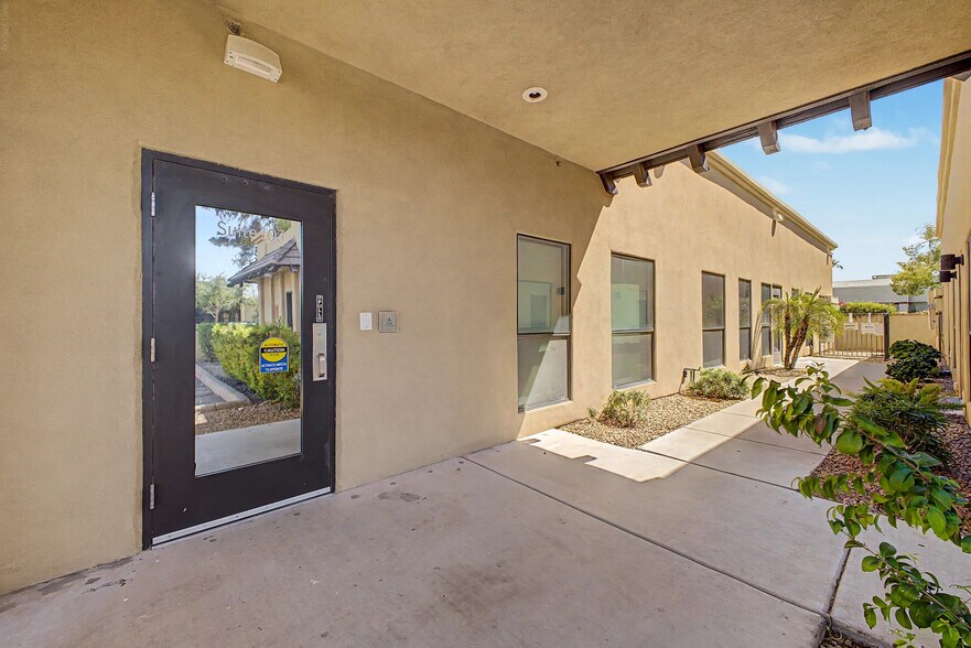 7534 E 2nd St, Scottsdale, AZ à louer - Photo de l’immeuble – Image 3 sur 12