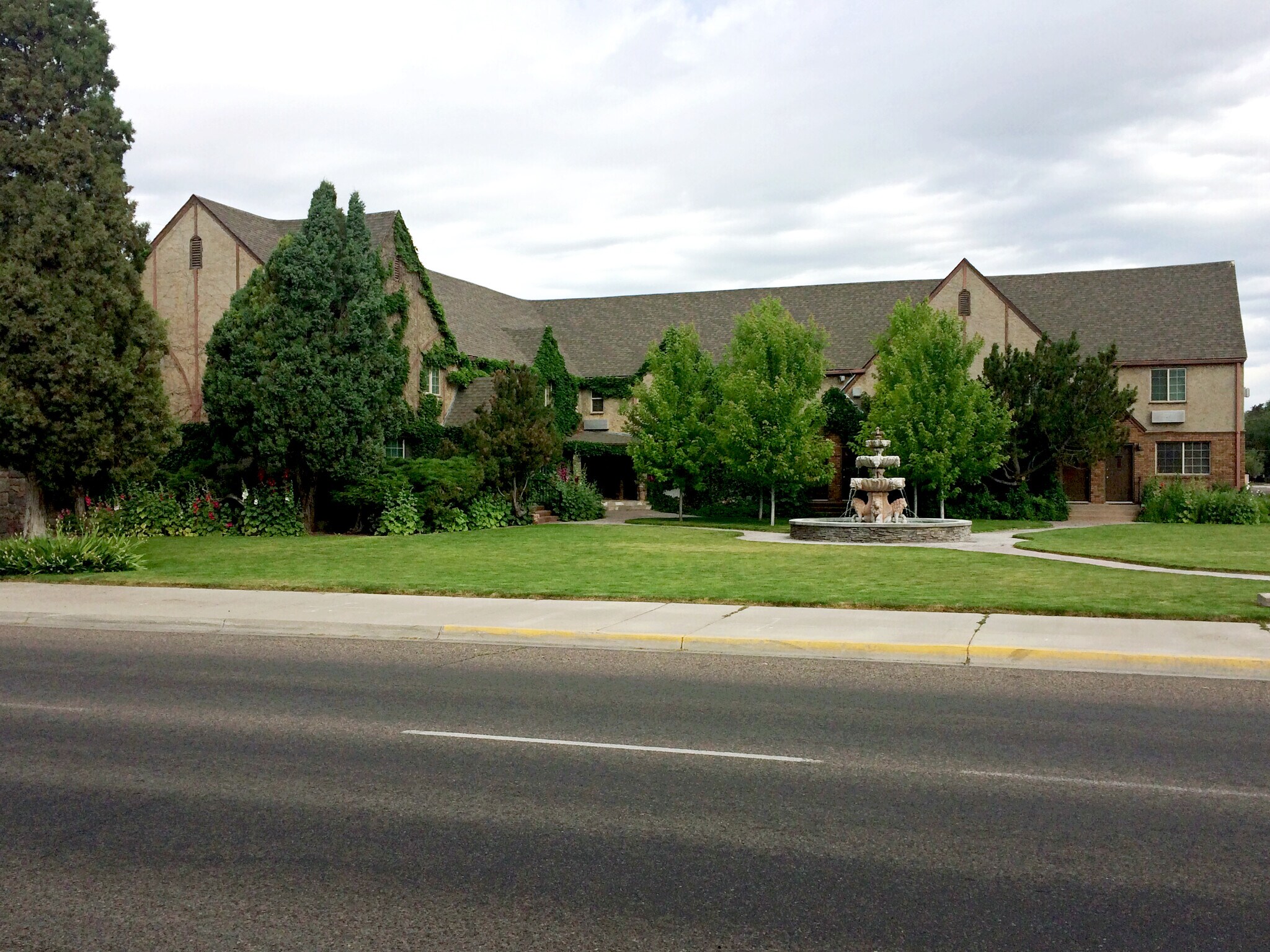 746 E Center St, Pocatello, ID à vendre Photo principale– Image 1 sur 28
