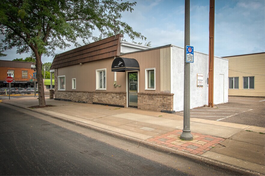 244 Main St S, Cambridge, MN à louer - Photo de l’immeuble – Image 2 sur 27