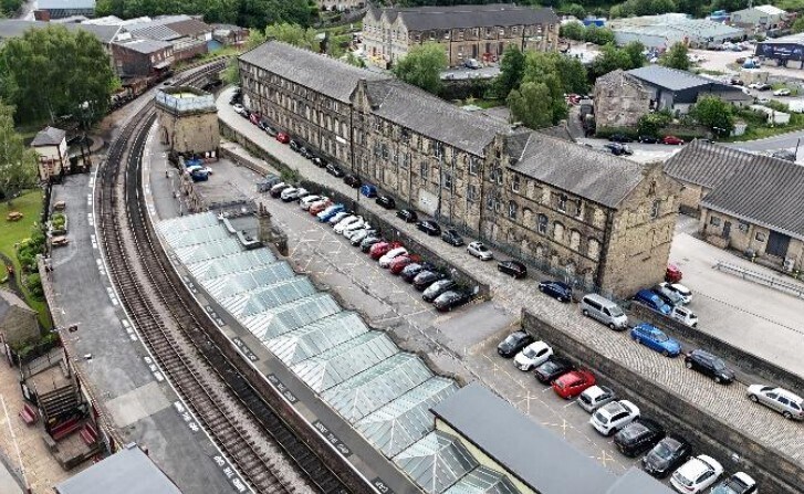 Low Mill Ln, Keighley à vendre - Photo de l’immeuble – Image 2 sur 2