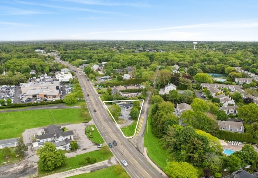 590 County Road 39, Southampton, NY à vendre - Aérien – Image 2 sur 19
