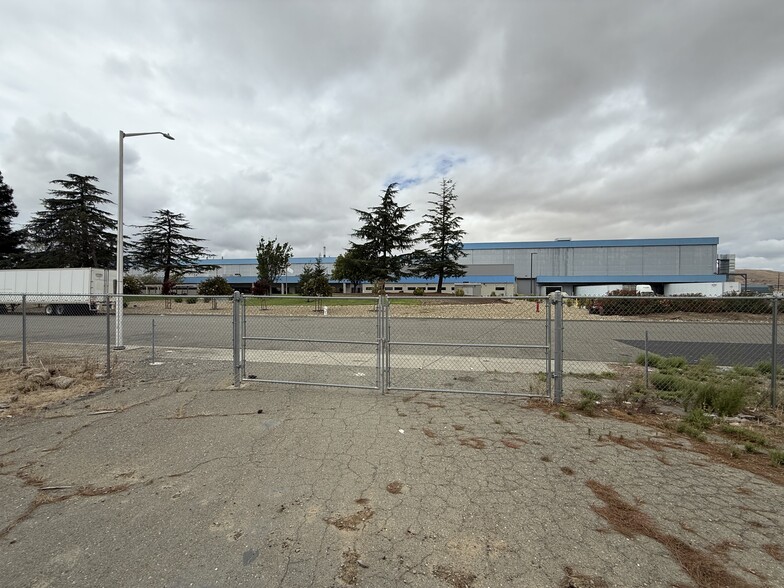 2100 Huntington Dr, Fairfield, CA à louer - Photo principale – Image 2 sur 3