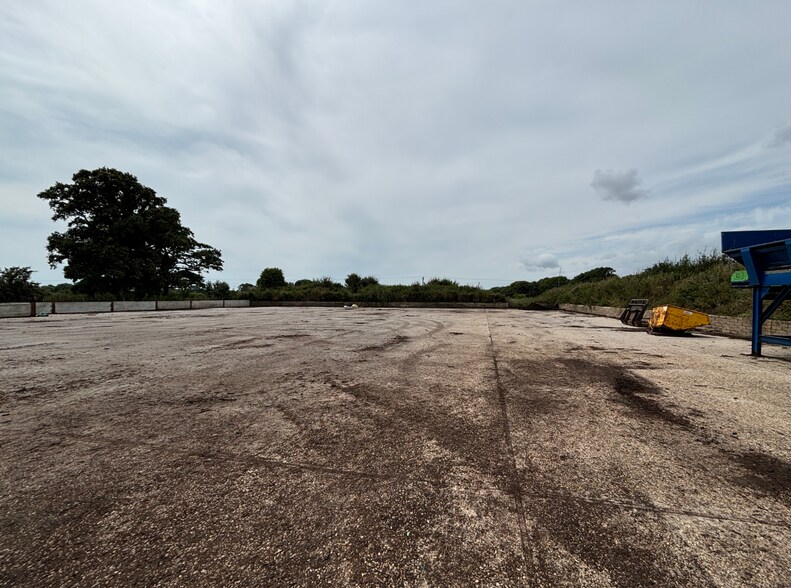 Manor Rd, Hayling Island à louer - Photo principale – Image 1 sur 1