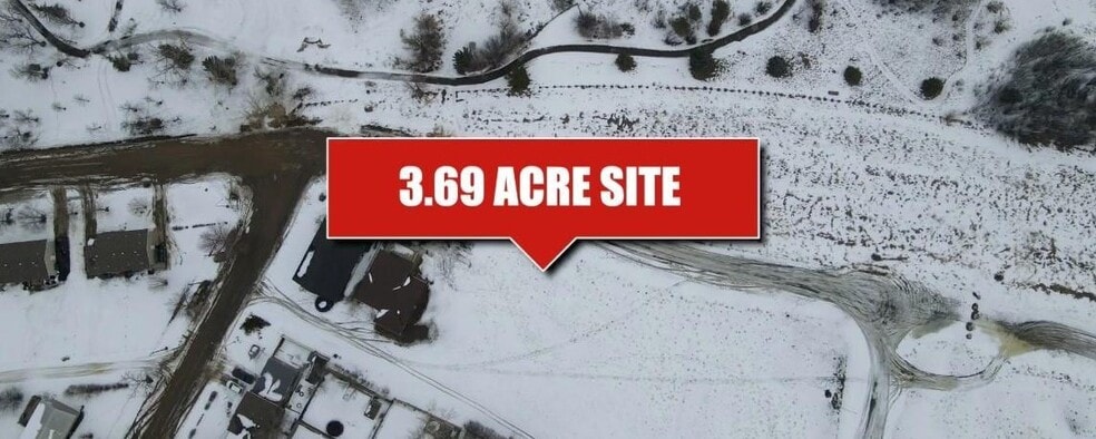 37 Confederation Dr, Weyburn, SK à vendre - Aérien – Image 2 sur 4
