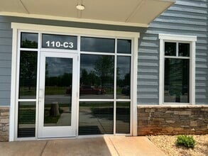 110 Village Commerce Dr, Mooresville, NC à louer Photo intérieure– Image 2 sur 5