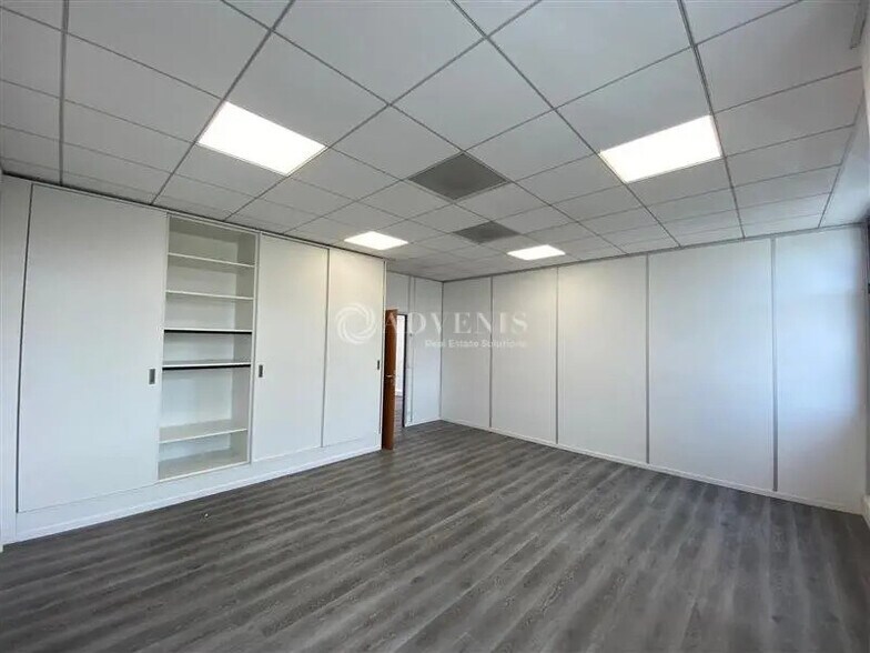 Bureau dans Créteil à louer - Photo de l’immeuble – Image 3 sur 6