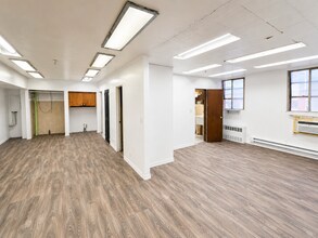 372 Ten Eyck St, Brooklyn, NY à louer Photo intérieure– Image 1 sur 1