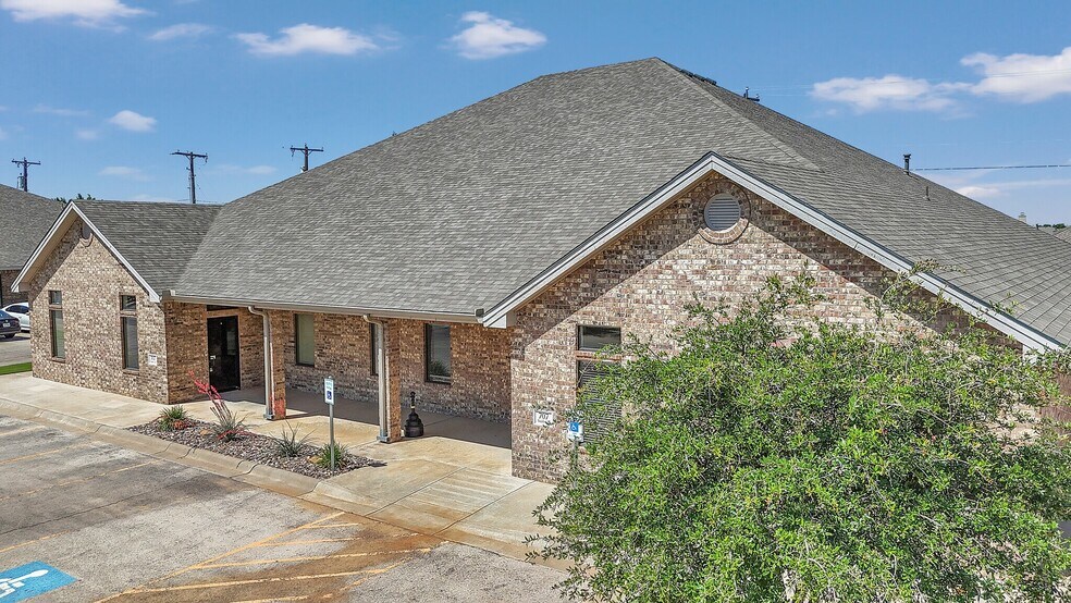 707 Tradewinds Blvd, Midland, TX à louer - Photo de l’immeuble – Image 3 sur 12