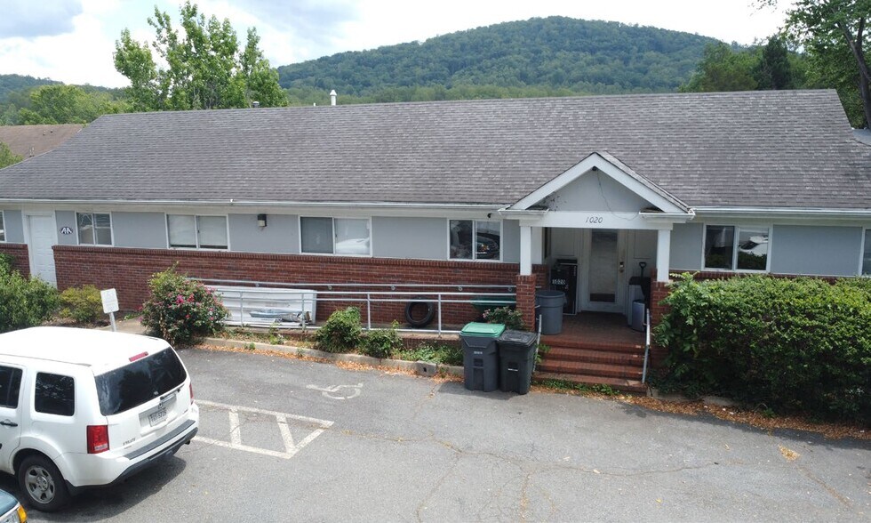 1020 Linden Ave, Charlottesville, VA à vendre - Photo de l’immeuble – Image 3 sur 8