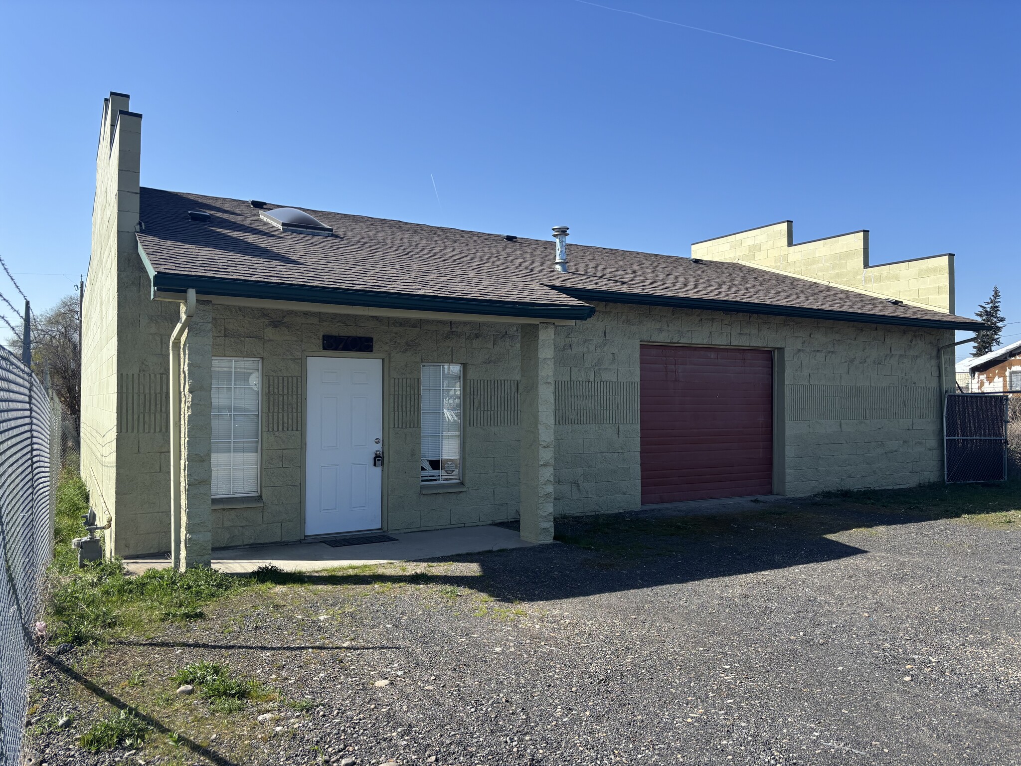 3708 E Queen Ave, Spokane, WA à vendre Photo de l’immeuble– Image 1 sur 5