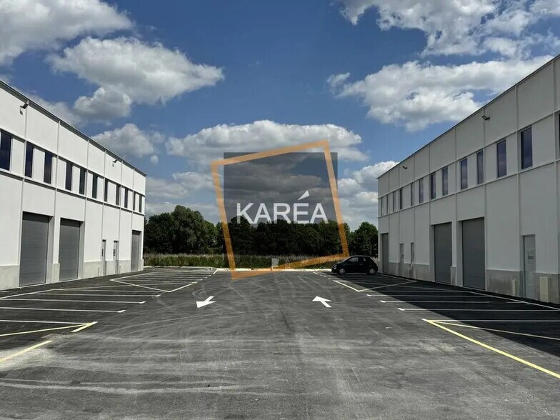 Local d’activités dans Serris à louer - Photo de l’immeuble – Image 1 sur 5