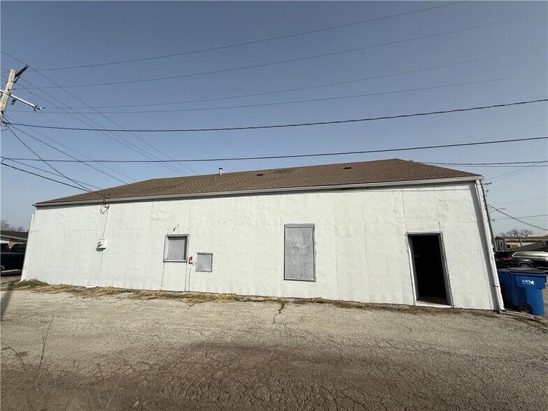 511 Gregg St, Grain Valley, MO à louer - Photo de l’immeuble – Image 3 sur 7