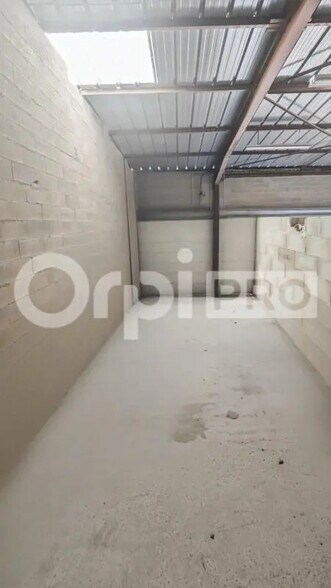 Local d’activités dans Agde à louer - Photo de l’immeuble – Image 3 sur 7