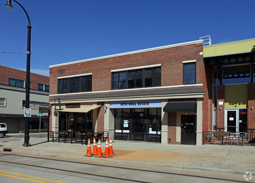 1601 Elizabeth Ave, Charlotte, NC à louer - Photo de l’immeuble – Image 3 sur 24