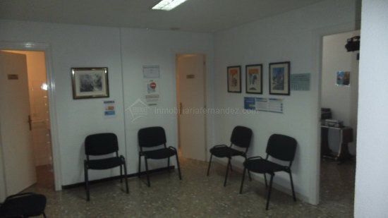 Bureau dans Cáceres, Cáceres à louer Photo de l’immeuble– Image 1 sur 11