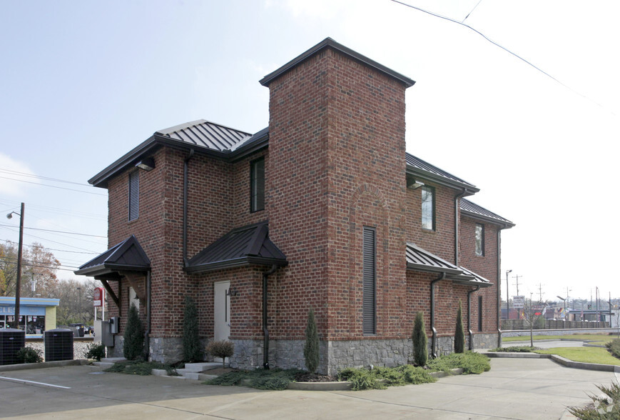 5701 Old Harding Rd, Nashville, TN à louer - Photo de l’immeuble – Image 3 sur 3