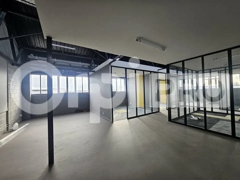 Bureau dans Reims à vendre - Photo de l’immeuble – Image 3 sur 12