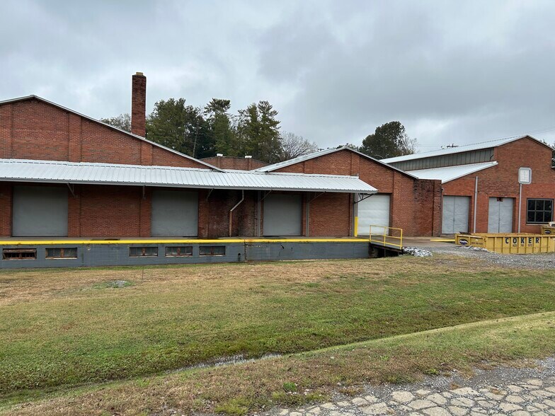 517 Eastanallee Ave, Athens, TN à louer - Photo principale – Image 1 sur 9