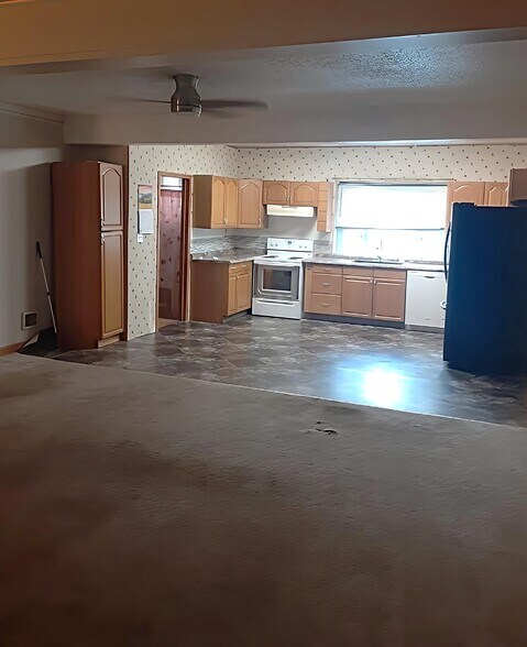 637 Erie Ave, North Tonawanda, NY à vendre - Photo de l’immeuble – Image 2 sur 6