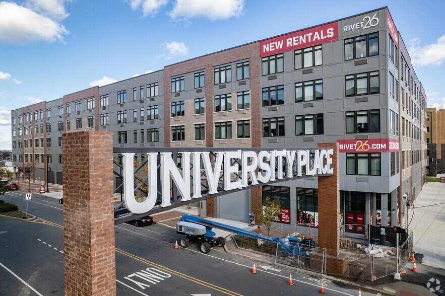 26 University Place Blvd, Jersey City, NJ à louer - Photo de l’immeuble – Image 2 sur 39