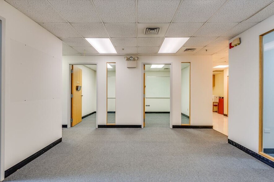 10600 W Higgins Rd, Rosemont, IL à louer - Photo intérieure – Image 2 sur 9