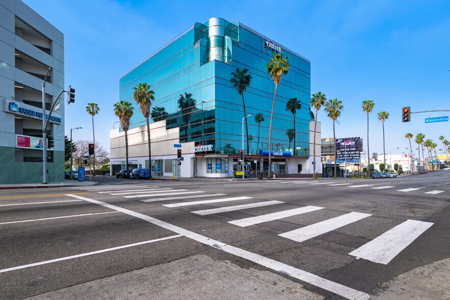 5000 W Sunset Blvd, Los Angeles, CA à louer - Photo de l’immeuble – Image 3 sur 58