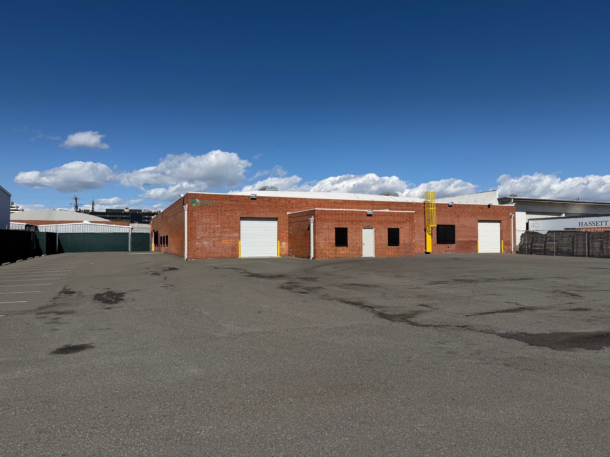 5540 W Century Blvd, Los Angeles, CA à louer Photo principale– Image 1 sur 11