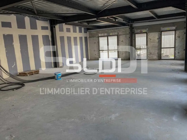 Bureau dans Limas à louer - Photo de l’immeuble – Image 2 sur 9
