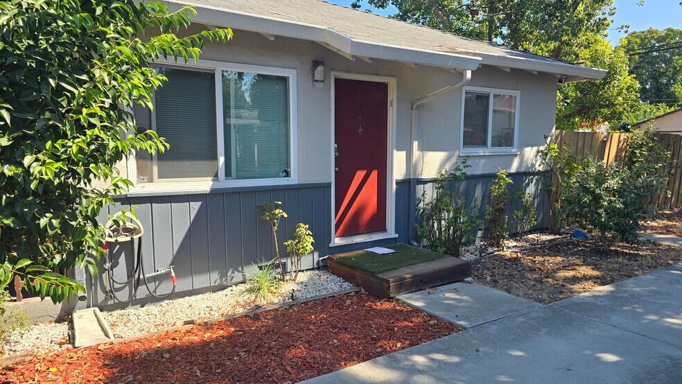 236 Higdon Ave, Mountain View, CA à vendre - Photo de l’immeuble – Image 2 sur 11
