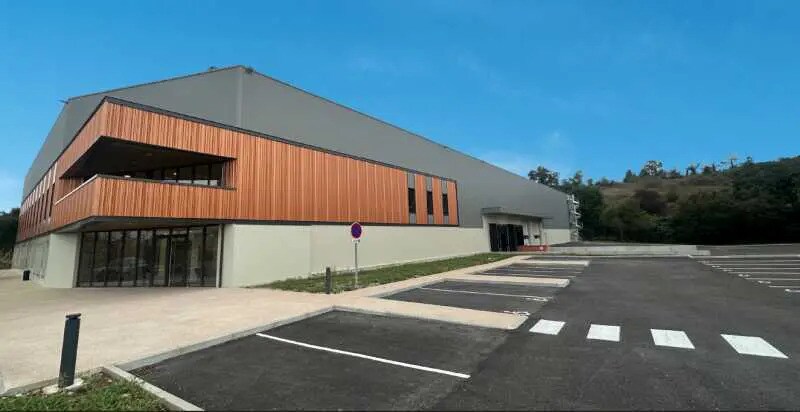 Bureau dans Saint-Laurent-de-Mure à louer - Photo de l’immeuble – Image 1 sur 10