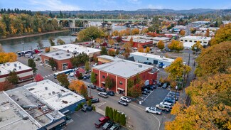Plus de détails pour 900 Main St, Oregon City, OR - Bureau/Local commercial à louer
