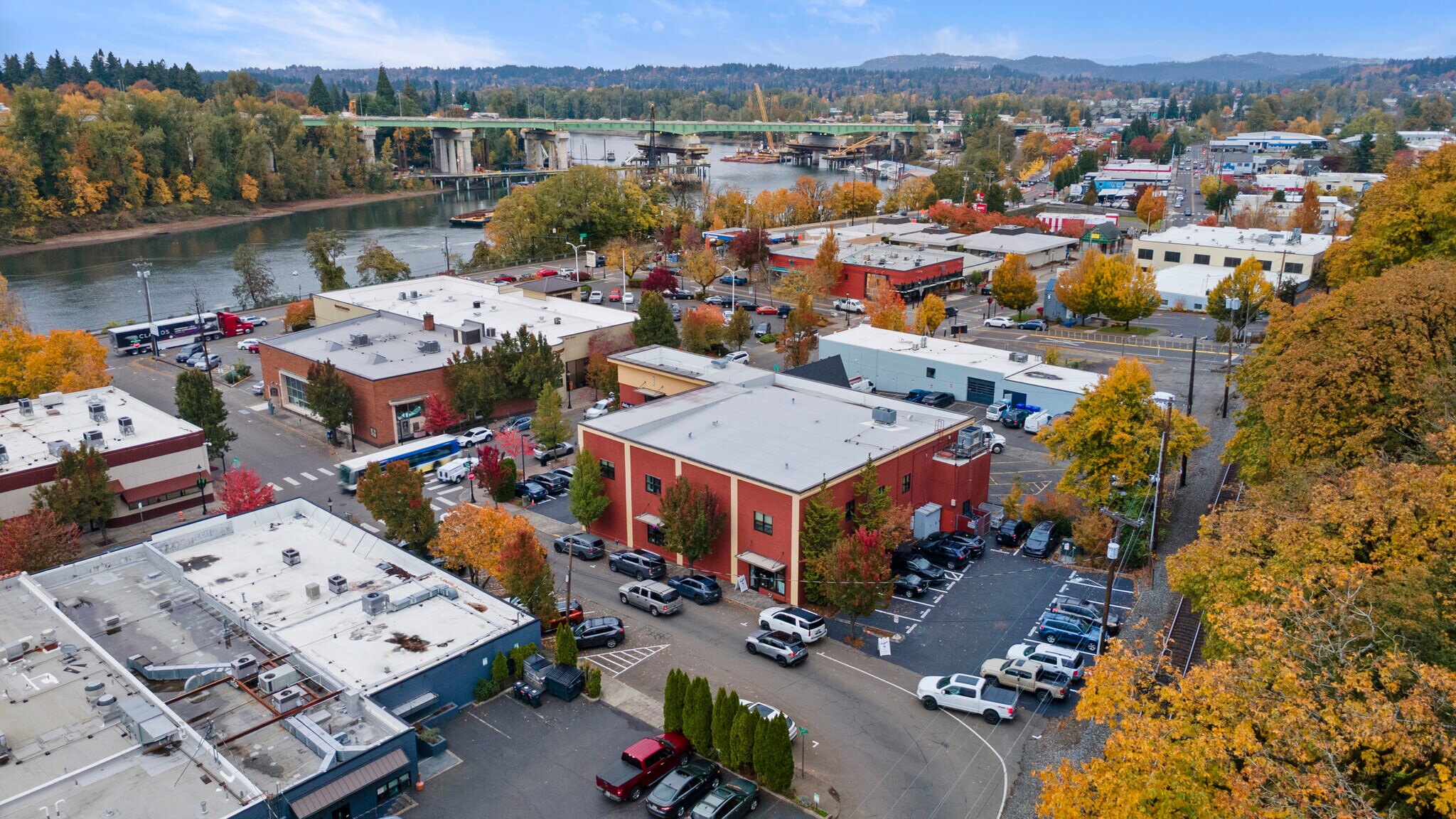 900 Main St, Oregon City, OR à louer Photo de l’immeuble– Image 1 sur 21