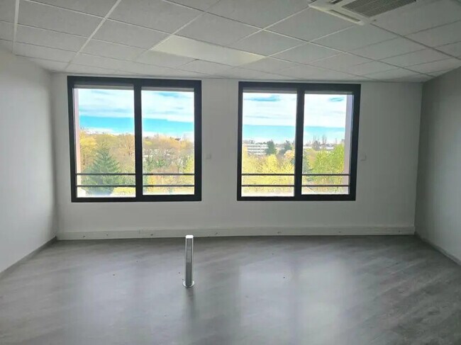 Plus de détails pour 35 Chemin Des Aulnes, Dardilly - Bureau à vendre