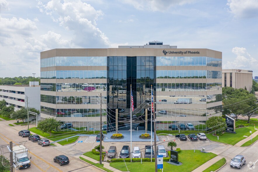 11451 Katy Fwy, Houston, TX à louer - Photo de l’immeuble – Image 2 sur 25